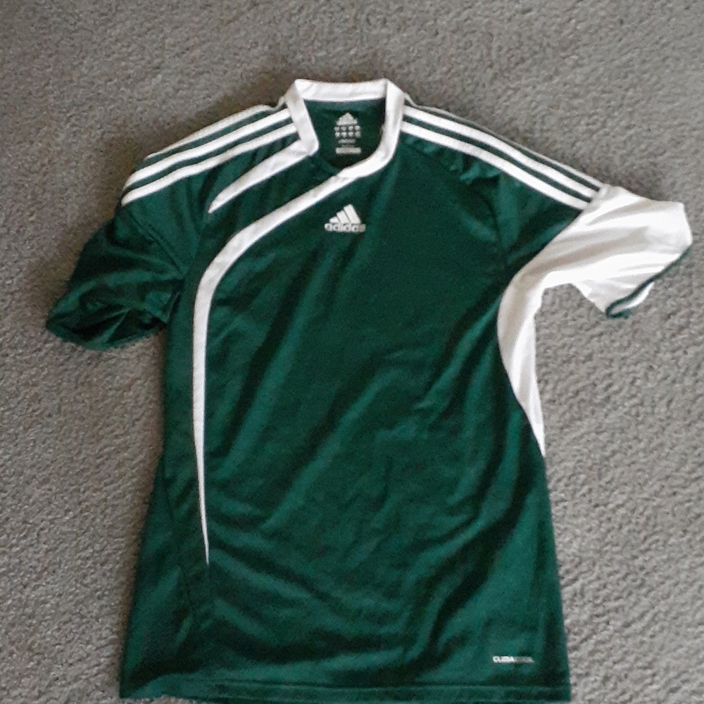 Green top size medium